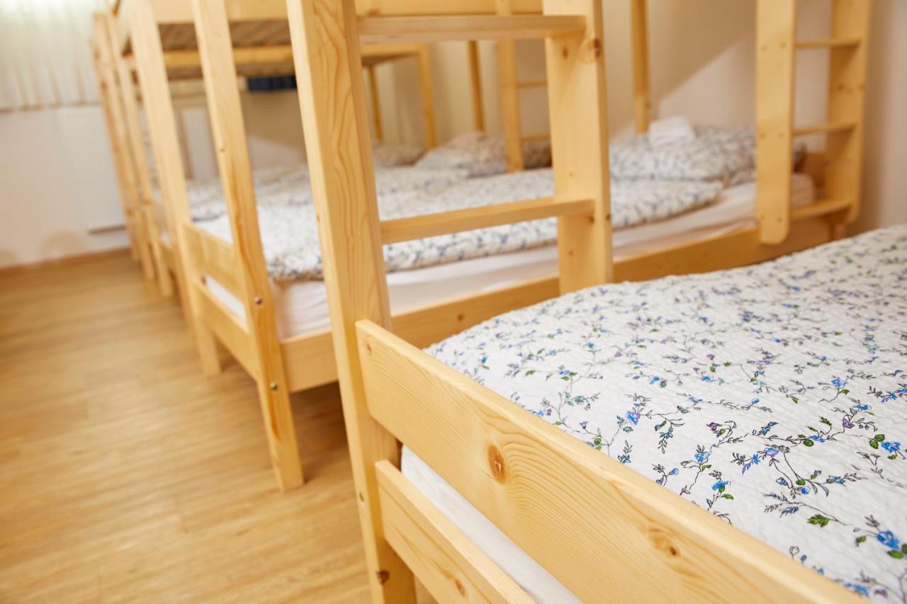 Hostel Delalut Ravne na Koroskem Ngoại thất bức ảnh