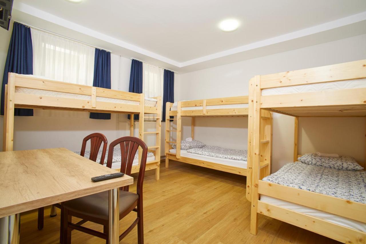Hostel Delalut Ravne na Koroskem Ngoại thất bức ảnh