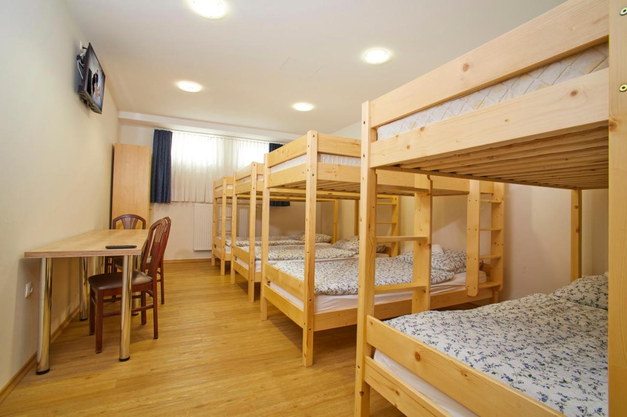 Hostel Delalut Ravne na Koroskem Ngoại thất bức ảnh
